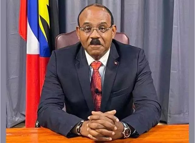 PM Browne Announces Free University Education Starting September