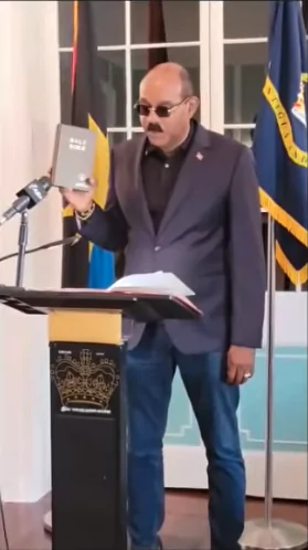 Browne, Attorney General Retake Oaths After Outdated Version Used at Swearing-In
