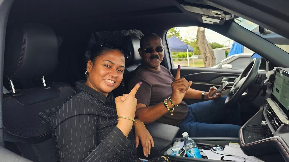 PM Browne and Wife Maria Cast Their Ballots