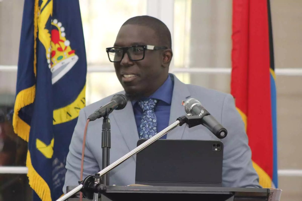 Pringle Praises 'Experienced and Committed' Senators at Opposition Swearing-In